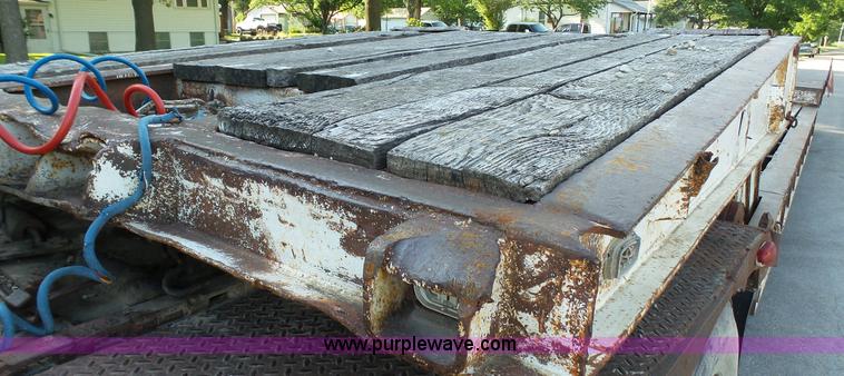 image for item K5498 1981 Mack R686ST semi truck with equipment trailer