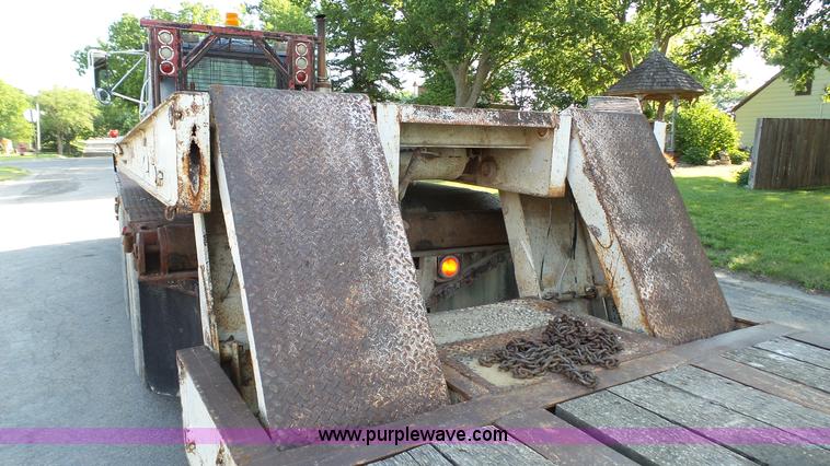 image for item K5498 1981 Mack R686ST semi truck with equipment trailer