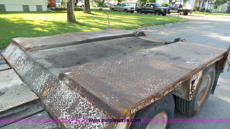 image for item K5498 1981 Mack R686ST semi truck with equipment trailer