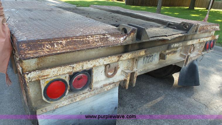 image for item K5498 1981 Mack R686ST semi truck with equipment trailer