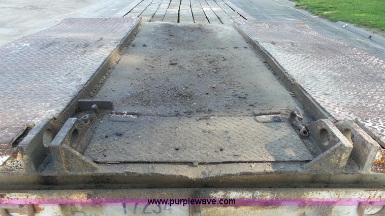 image for item K5498 1981 Mack R686ST semi truck with equipment trailer