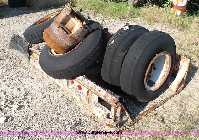 image for item K5498 1981 Mack R686ST semi truck with equipment trailer