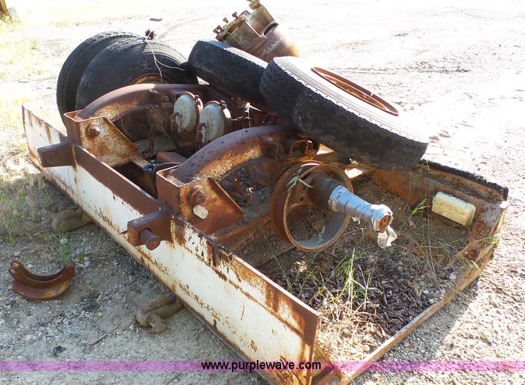 image for item K5498 1981 Mack R686ST semi truck with equipment trailer