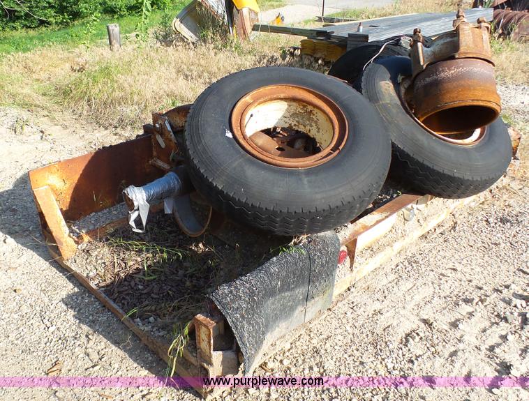 image for item K5498 1981 Mack R686ST semi truck with equipment trailer