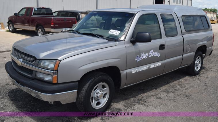 image for item K6504 2003 Chevrolet Silverado 1500 Ext. Cab pickup truck