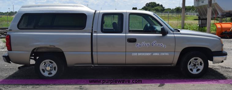 image for item K6504 2003 Chevrolet Silverado 1500 Ext. Cab pickup truck