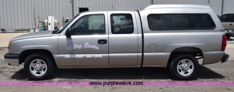 image for item K6504 2003 Chevrolet Silverado 1500 Ext. Cab pickup truck