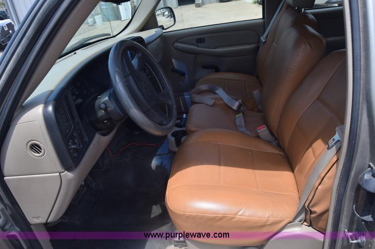 image for item K6504 2003 Chevrolet Silverado 1500 Ext. Cab pickup truck