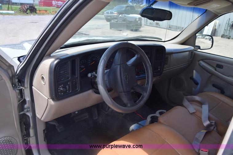 image for item K6504 2003 Chevrolet Silverado 1500 Ext. Cab pickup truck