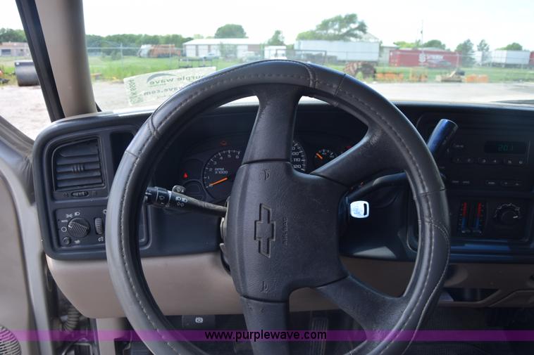 image for item K6504 2003 Chevrolet Silverado 1500 Ext. Cab pickup truck