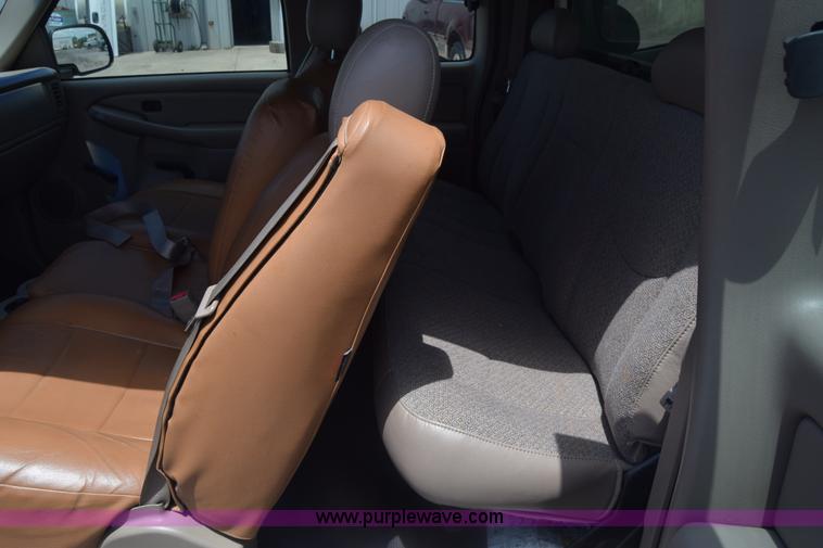 image for item K6504 2003 Chevrolet Silverado 1500 Ext. Cab pickup truck