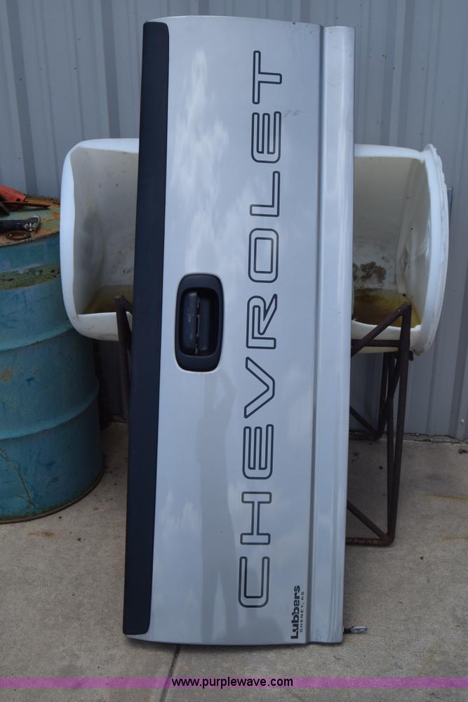 image for item K6504 2003 Chevrolet Silverado 1500 Ext. Cab pickup truck