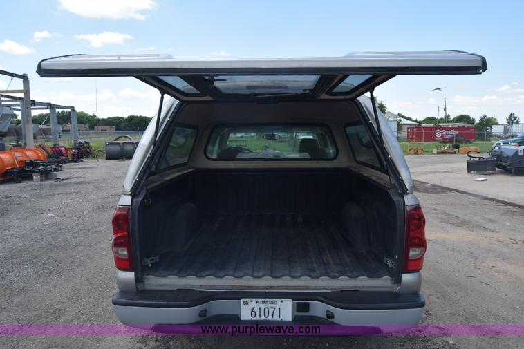 image for item K6504 2003 Chevrolet Silverado 1500 Ext. Cab pickup truck