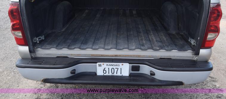 image for item K6504 2003 Chevrolet Silverado 1500 Ext. Cab pickup truck