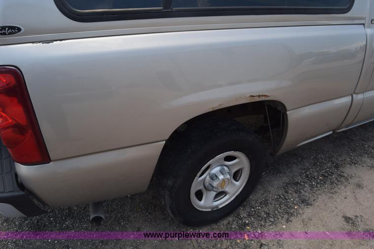 image for item K6504 2003 Chevrolet Silverado 1500 Ext. Cab pickup truck