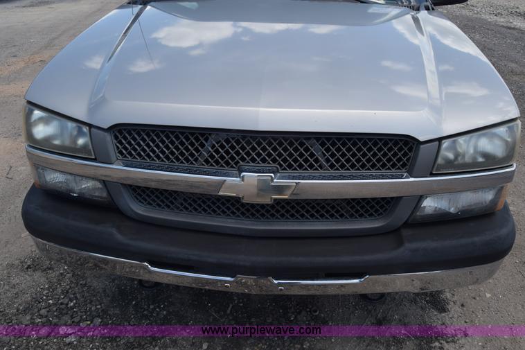 image for item K6504 2003 Chevrolet Silverado 1500 Ext. Cab pickup truck