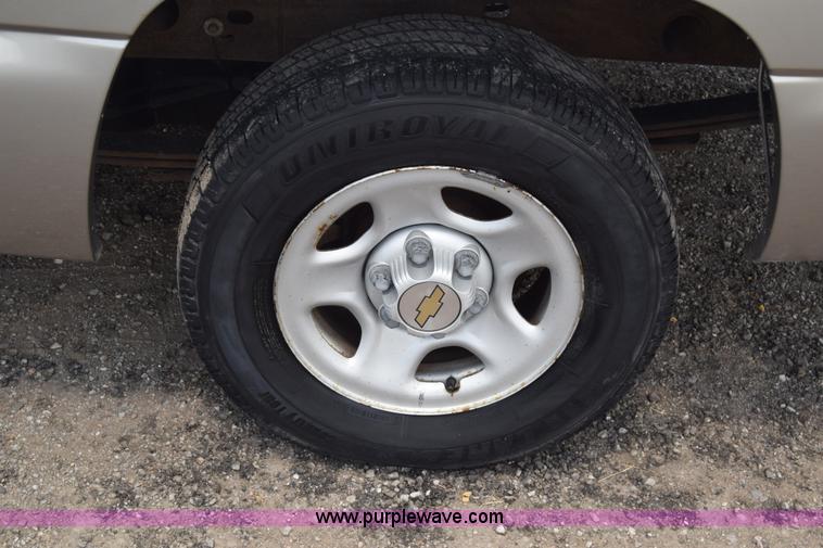 image for item K6504 2003 Chevrolet Silverado 1500 Ext. Cab pickup truck