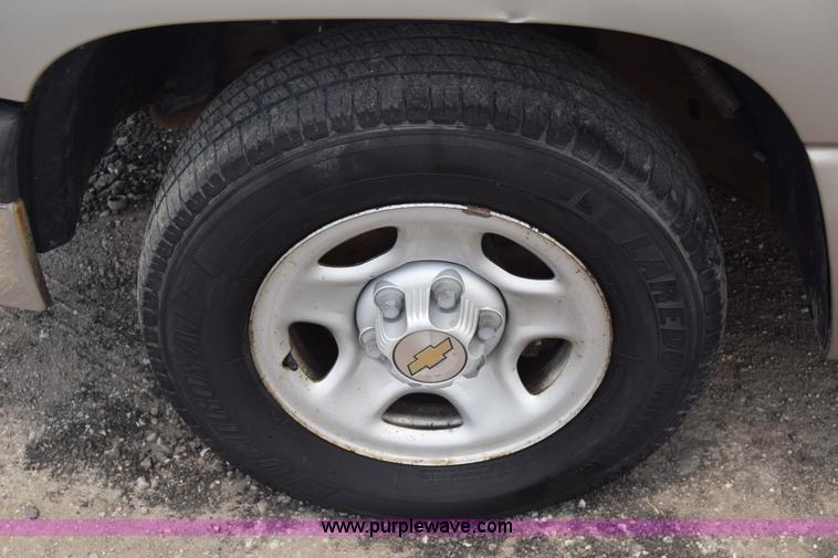 image for item K6504 2003 Chevrolet Silverado 1500 Ext. Cab pickup truck