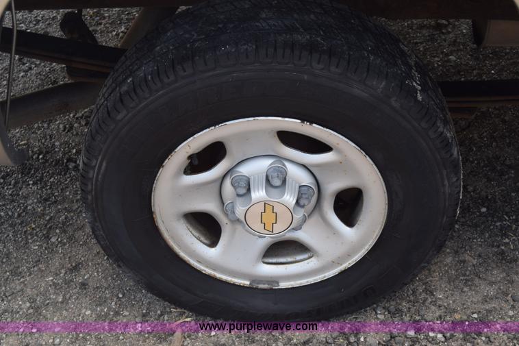 image for item K6504 2003 Chevrolet Silverado 1500 Ext. Cab pickup truck