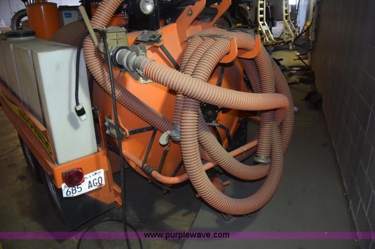 image for item K6507 2007 Ring-o-matic 550 High CFM vacuum excavator trailer