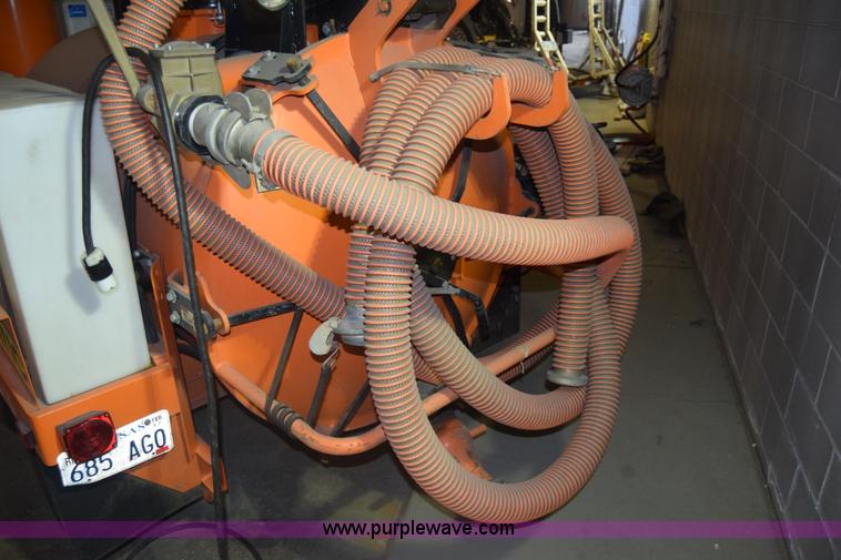 image for item K6507 2007 Ring-o-matic 550 High CFM vacuum excavator trailer