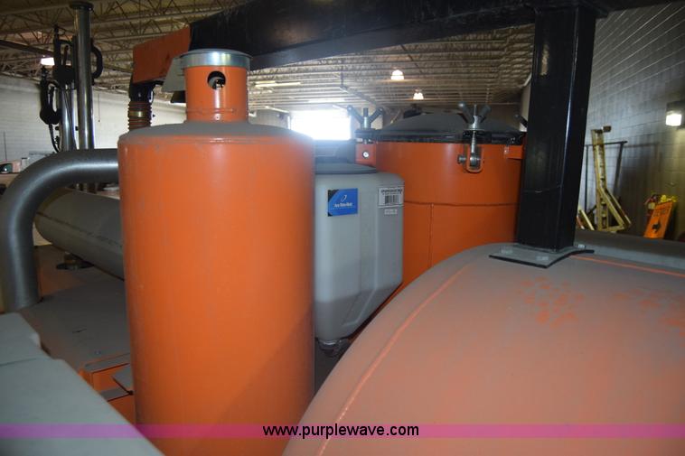 image for item K6507 2007 Ring-o-matic 550 High CFM vacuum excavator trailer