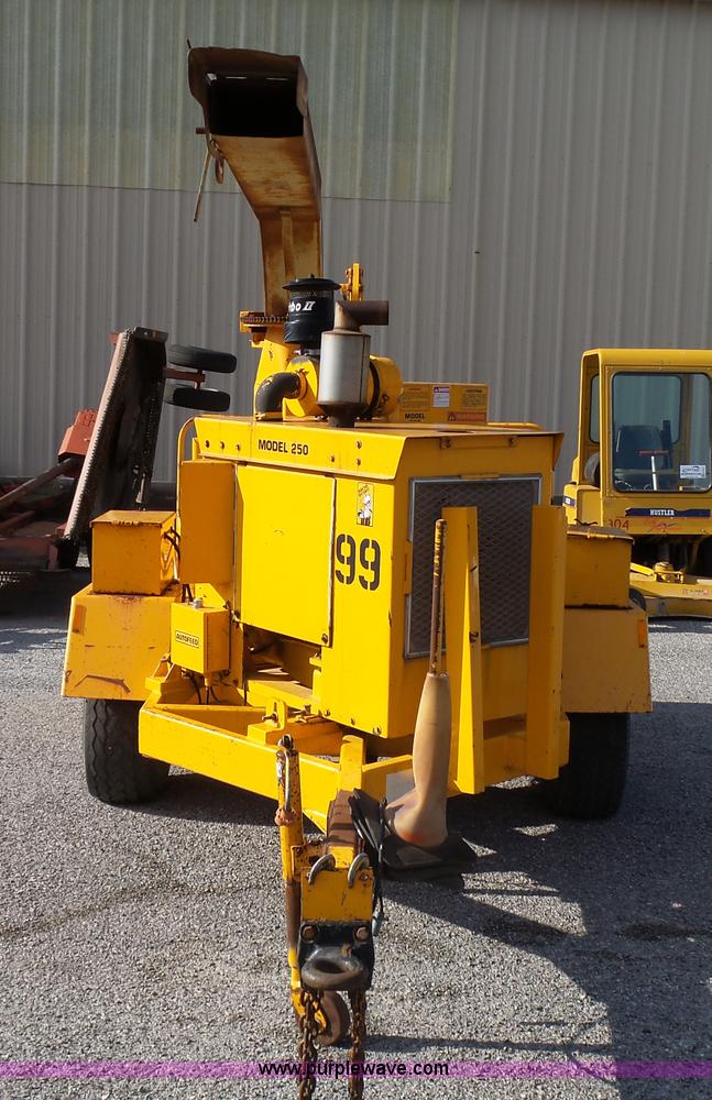 image for item K6510 1993 Brush Bandit 250 chipper