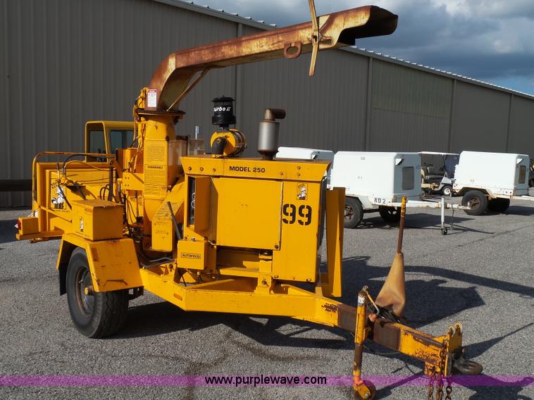 image for item K6510 1993 Brush Bandit 250 chipper