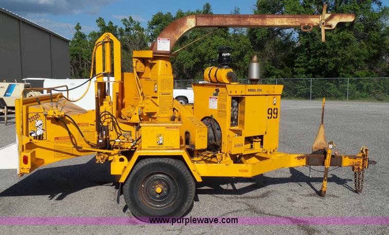 image for item K6510 1993 Brush Bandit 250 chipper