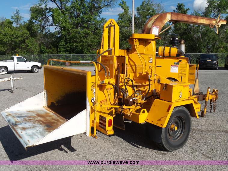 image for item K6510 1993 Brush Bandit 250 chipper