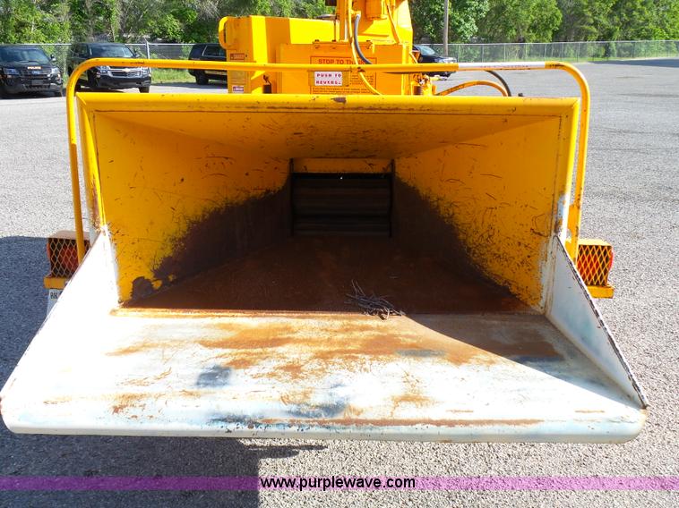 image for item K6510 1993 Brush Bandit 250 chipper