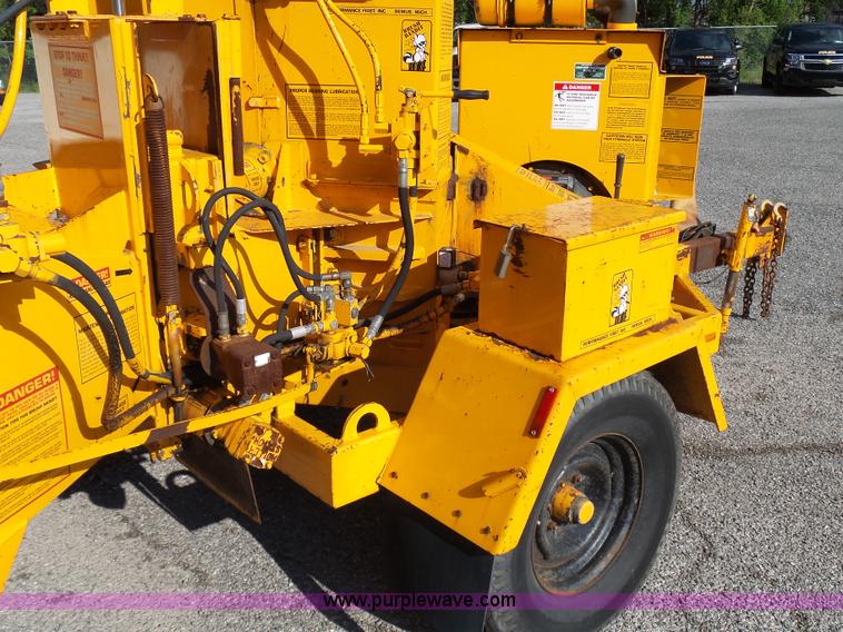 image for item K6510 1993 Brush Bandit 250 chipper