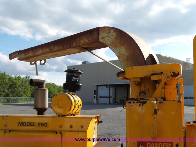 image for item K6510 1993 Brush Bandit 250 chipper