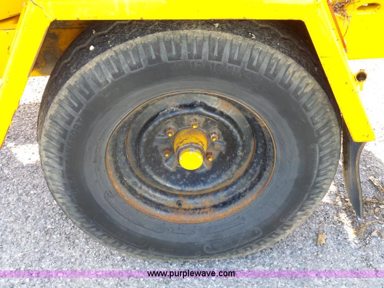 image for item K6510 1993 Brush Bandit 250 chipper