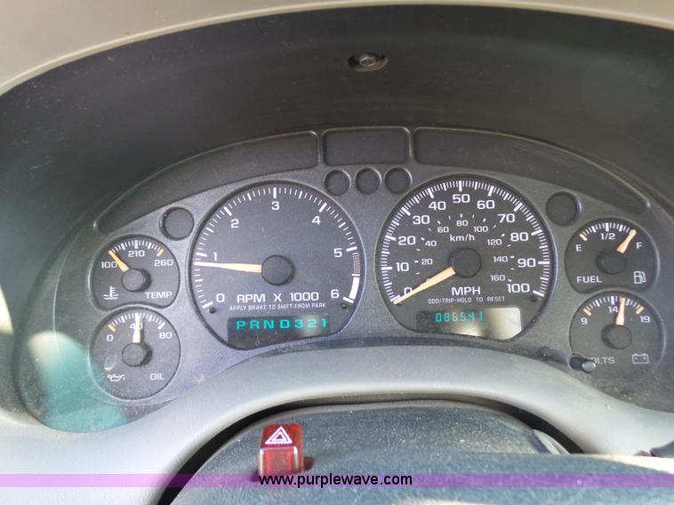 image for item K6518 2002 Chevrolet S10 pickup truck