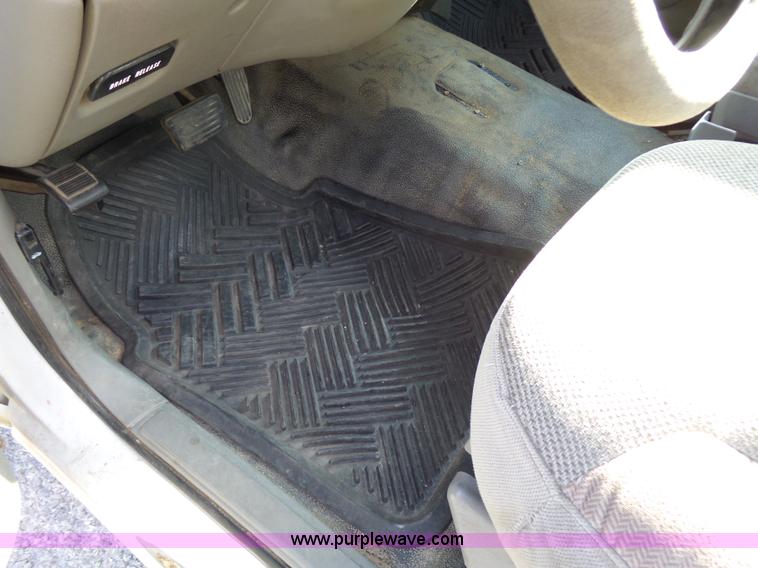 image for item K6518 2002 Chevrolet S10 pickup truck