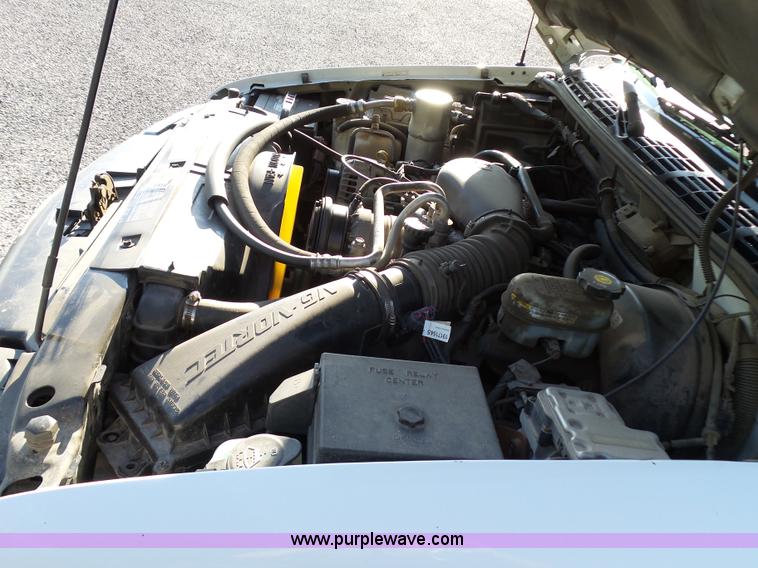 image for item K6518 2002 Chevrolet S10 pickup truck