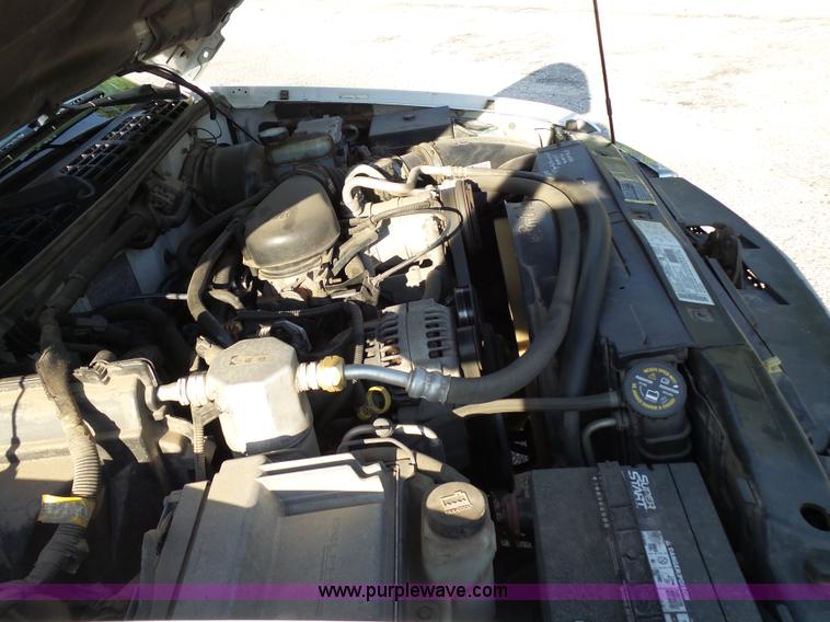 image for item K6518 2002 Chevrolet S10 pickup truck