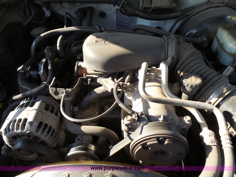 image for item K6518 2002 Chevrolet S10 pickup truck