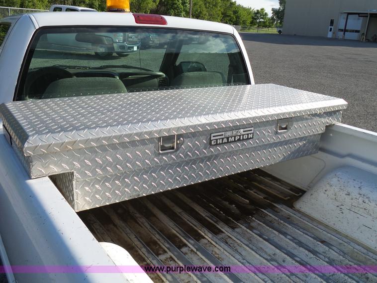 image for item K6518 2002 Chevrolet S10 pickup truck