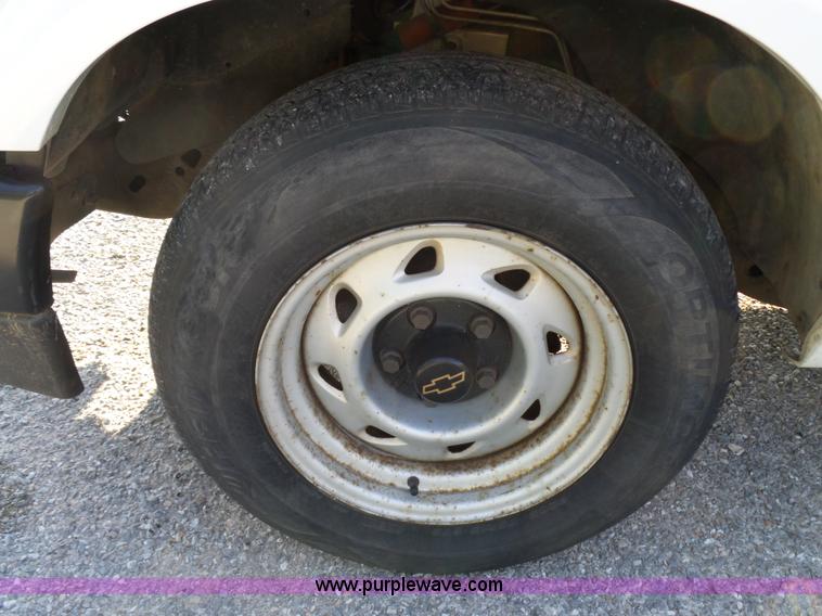 image for item K6518 2002 Chevrolet S10 pickup truck