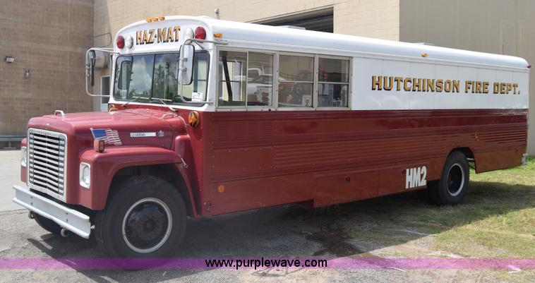 image for item K6523 1976 International Loadstar 1600 bus