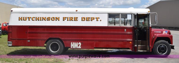 image for item K6523 1976 International Loadstar 1600 bus