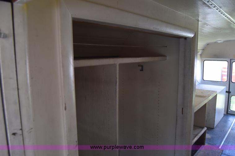 image for item K6523 1976 International Loadstar 1600 bus