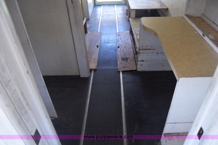 image for item K6523 1976 International Loadstar 1600 bus