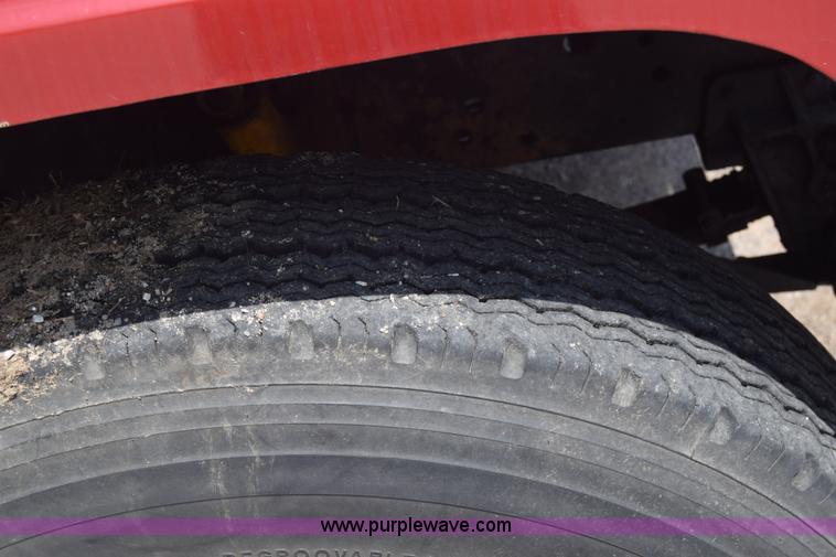 image for item K6523 1976 International Loadstar 1600 bus