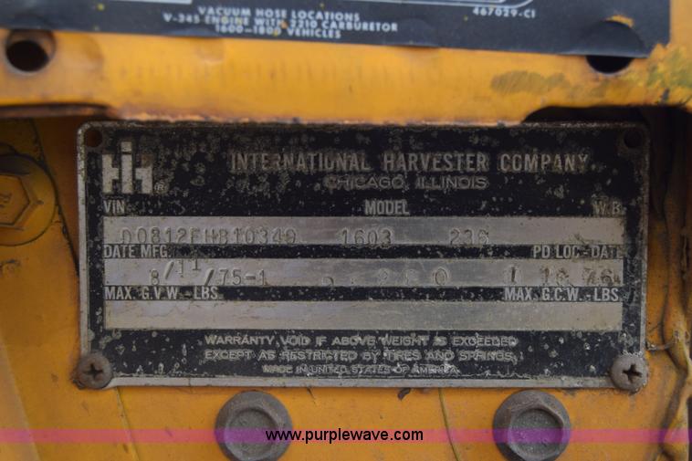 image for item K6523 1976 International Loadstar 1600 bus