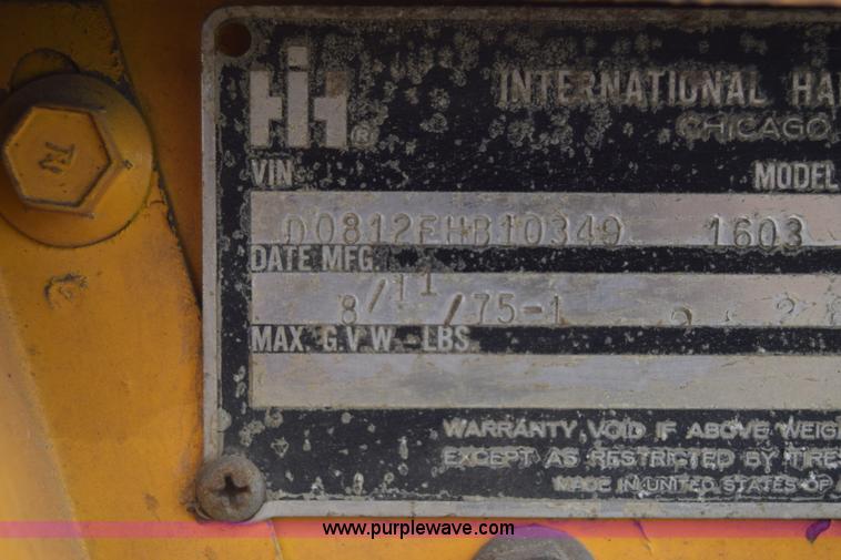 image for item K6523 1976 International Loadstar 1600 bus