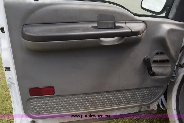 image for item K6525 2000 Ford F250 Super Duty XL utility truck