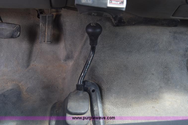 image for item K6525 2000 Ford F250 Super Duty XL utility truck